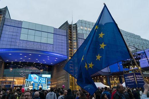 EP-felmérés: Az Európai Néppárt szerezheti meg a legtöbb képviselői helyet