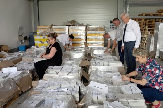 Több mint 300.000 választópolgárt várnak vasárnap a szavazóházakba Szatmár megyében