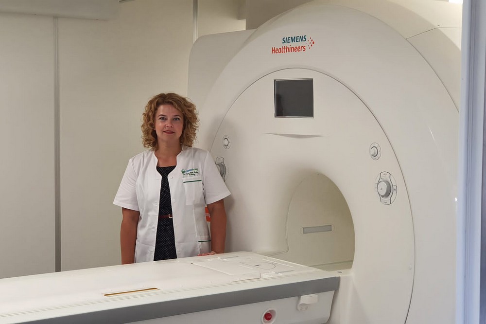 Már MRI-vizsgálat elvégzésére is lehetőség van a Korall Klinikán. Kiváló  orvossal bővült a csapat - Egészség